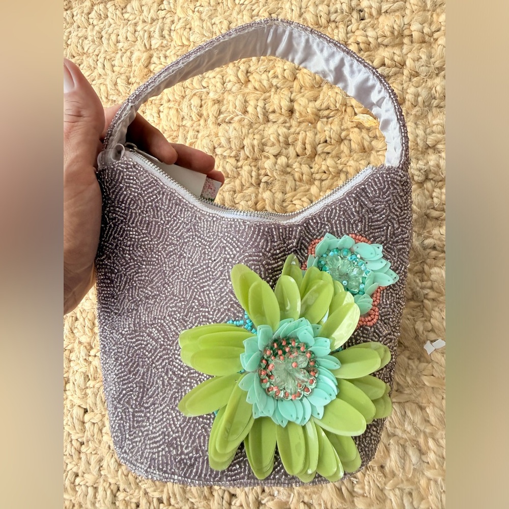 Embellished Floral Handbag - Picture 4 of 4